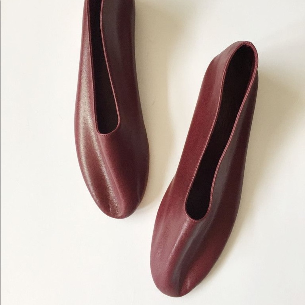Martiniano Glove Flat in Burgundy